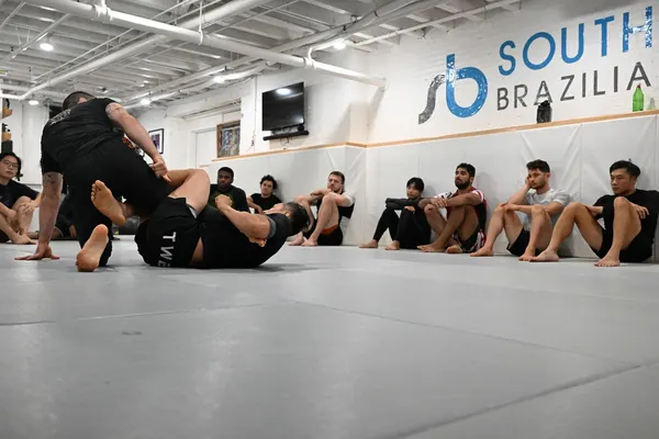 Live no-gi sparring round at South Boston BJJ