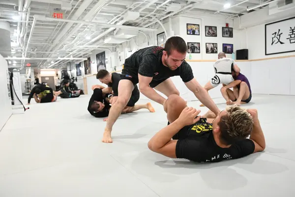 Technical drilling between training partners