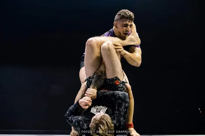 Competition armbar